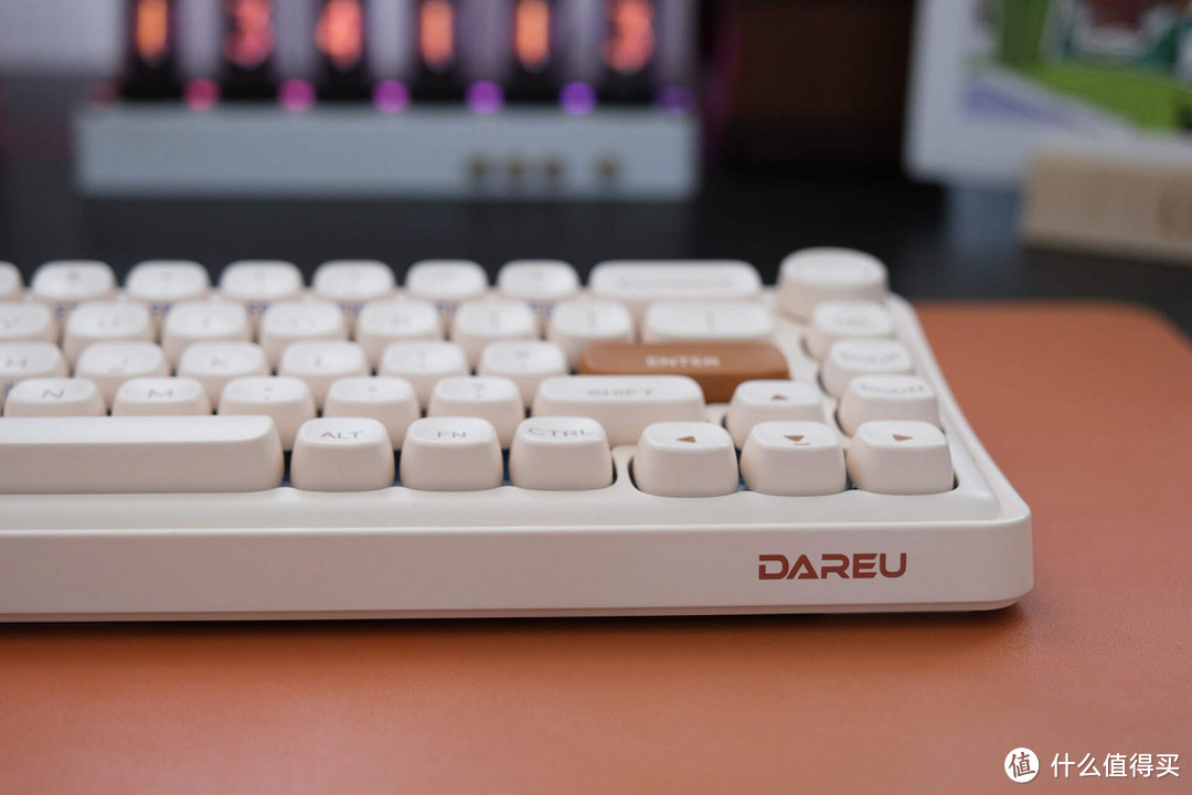 ​​达尔优小方糖机械键盘Z68：潮流与实用的完美结合！