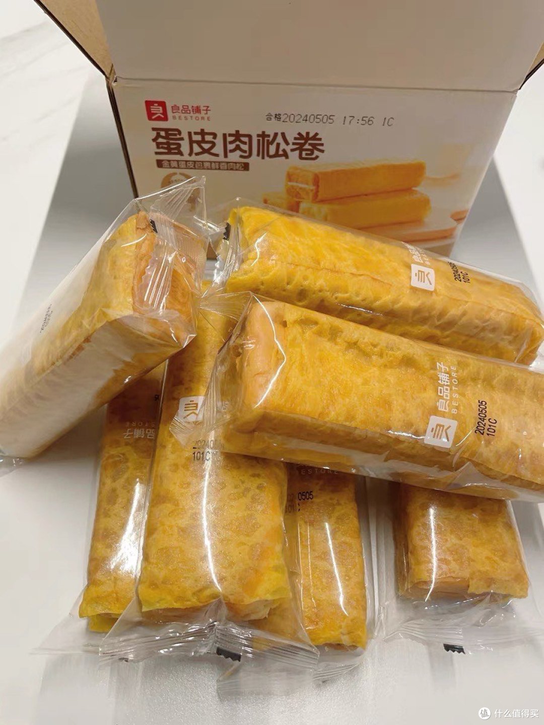 良品铺子蛋皮肉松卷,美味营养早餐新选择!
