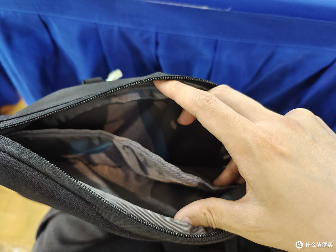 主仓情况，海绵隔层保护仓内物品