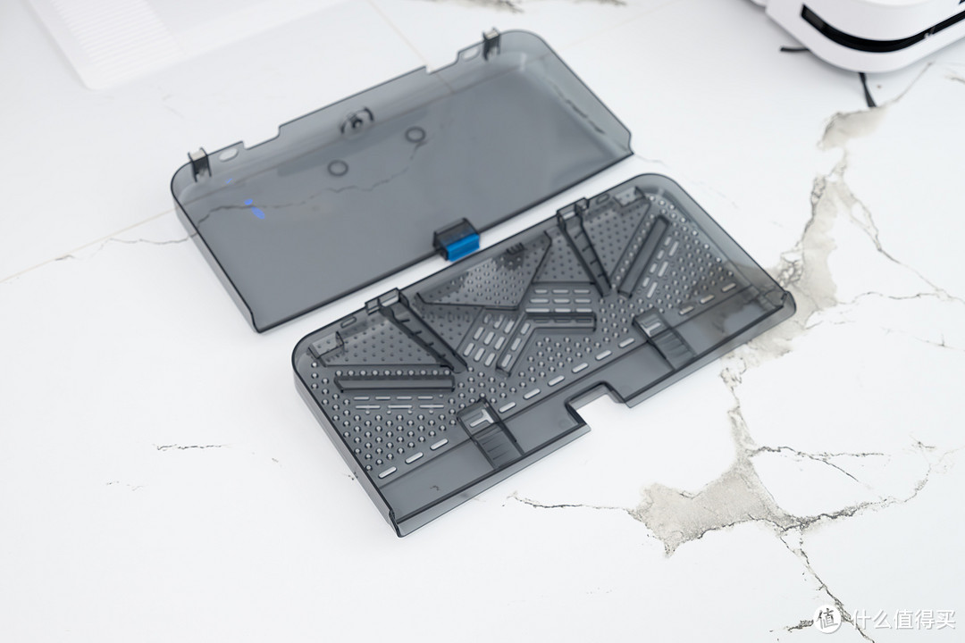 零死角清洁和长期免维护：探究科沃斯X5 Pro如何重新定义扫拖机器人天花板?