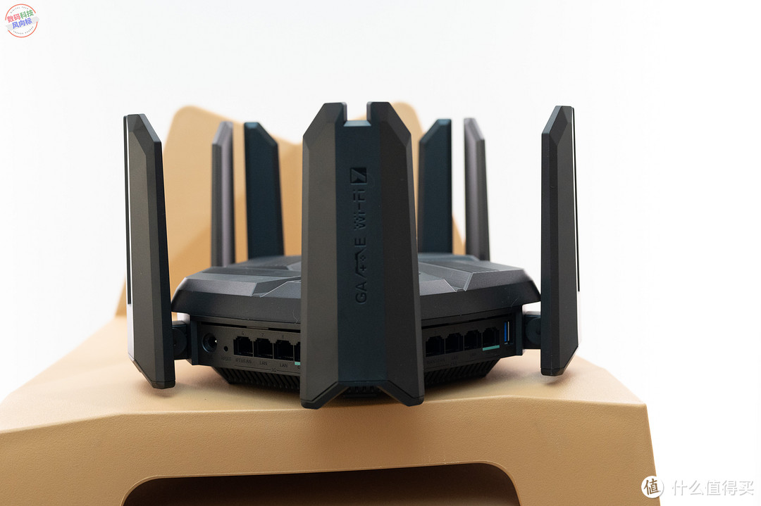 配备一台支持Wi-Fi 7的锐捷天蝎BE72 Pro电竞路由器，享受更丝滑的游戏网络环境