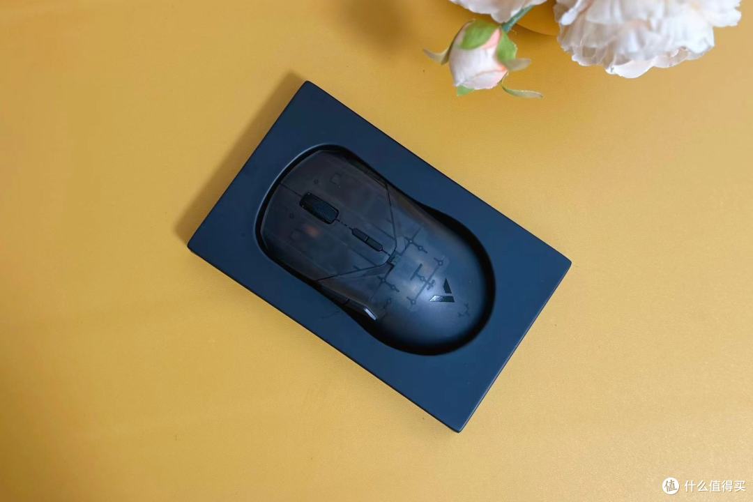 股掌操控,全局在握:雷柏VT9Air游戏鼠标