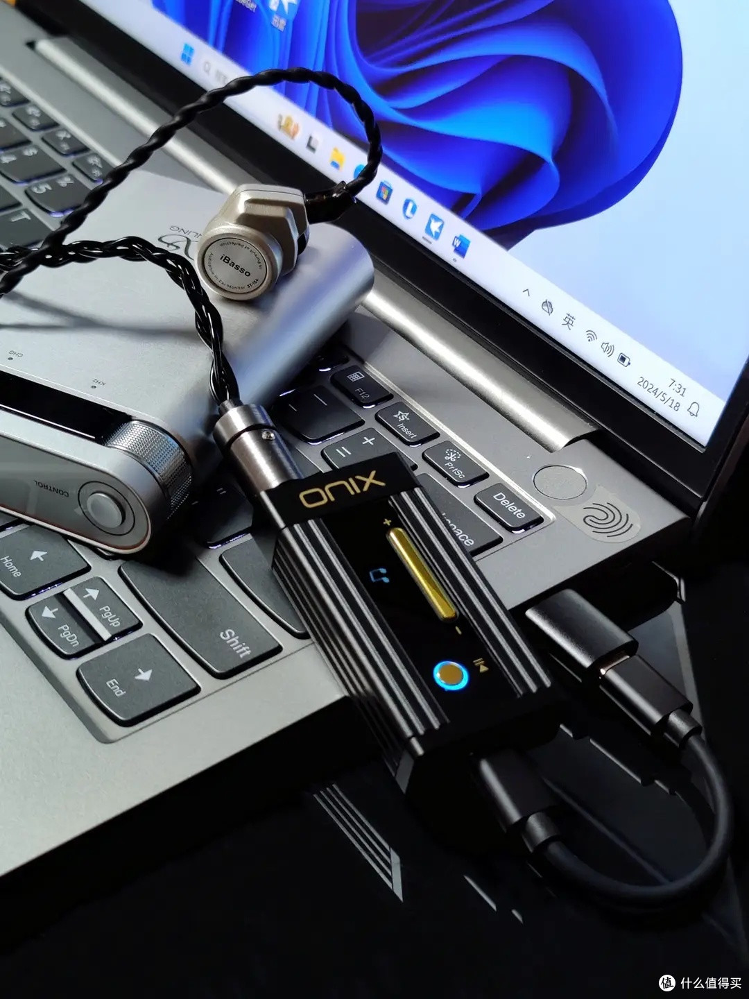 onix alpha小尾巴对比山灵h2便携解码耳放一体机,搭配艾巴索3t-154