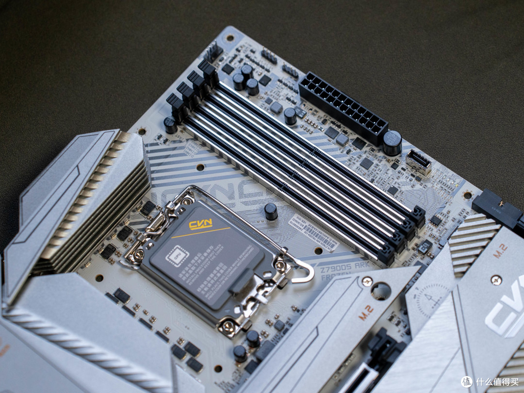 1500元主板新标杆，七彩虹CVN Z790D5 ARK FROZEN方舟主板测评