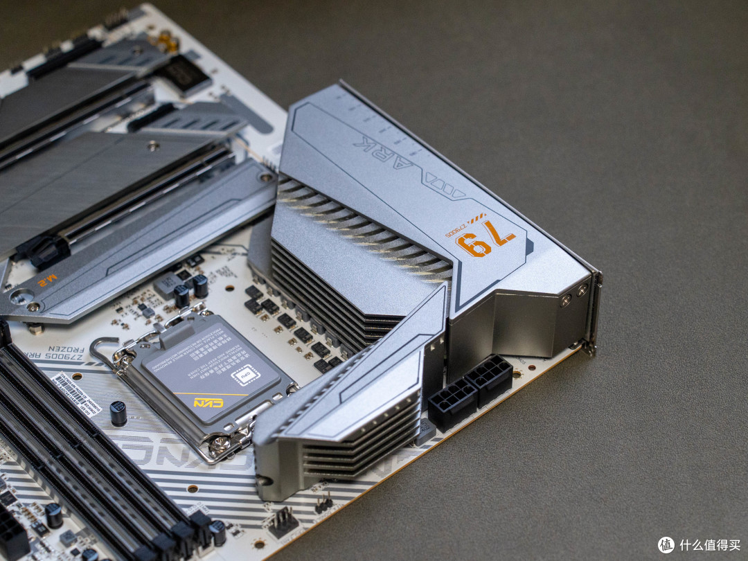 1500元主板新标杆，七彩虹CVN Z790D5 ARK FROZEN方舟主板测评