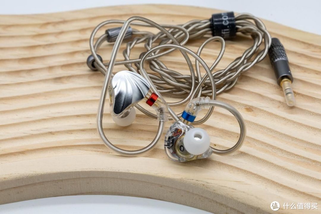 自带调音预设的有线耳机你见过吗？简评CVJ 浪里有线耳机
