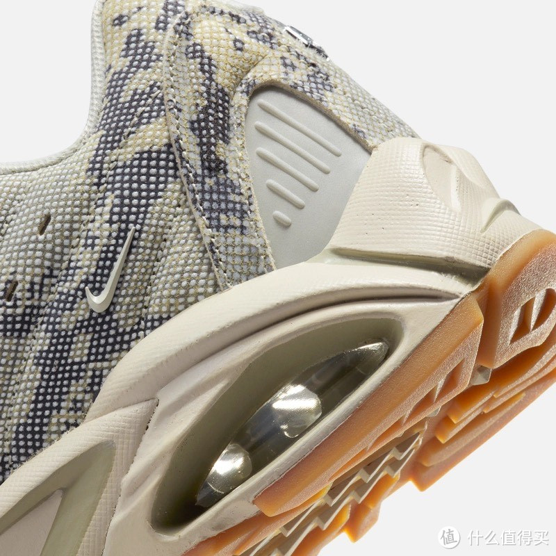 Nike Hot Step Air Terra / Nocta 男子运动鞋：融合粗犷与休闲的匠心之作