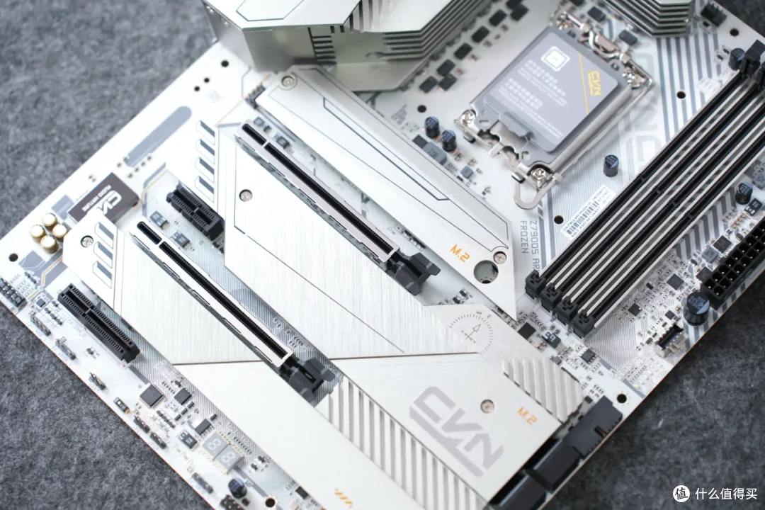 最能打的“中端”Z790主板来了!七彩虹CVN Z790D5方舟上手实测