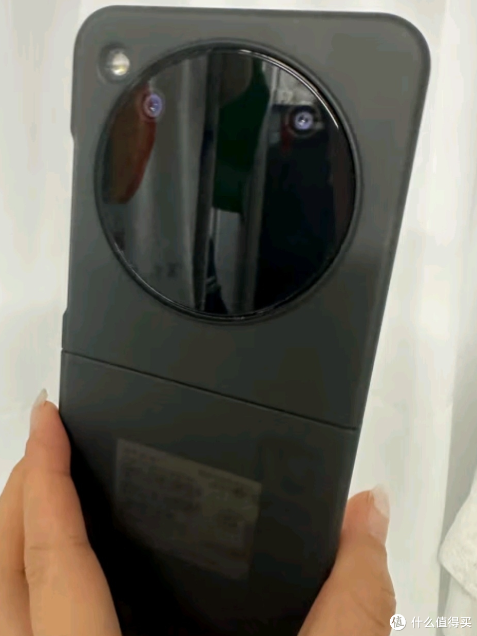 努比亚Flip折叠手机