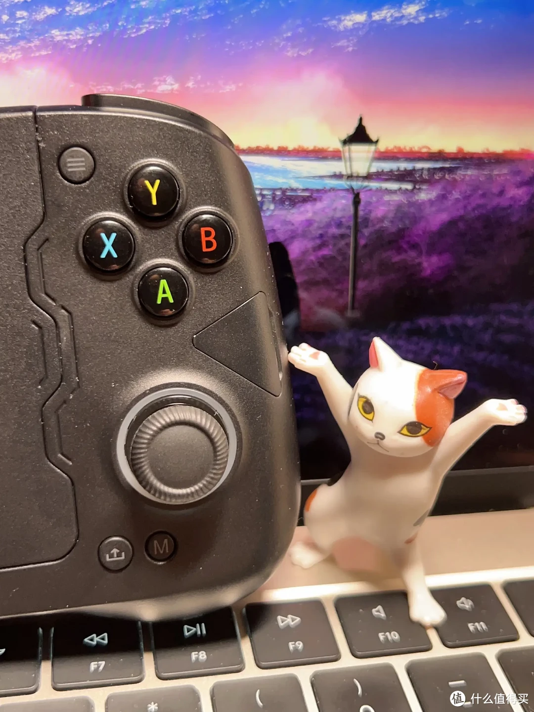 手机太小？阻碍发挥？玩的不爽？盖世小鸡GAMESIR-X4手机游戏手柄帮你提升游戏体验！