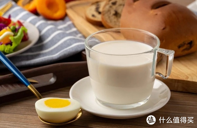喝出好气色：牛奶与皮肤健康的秘密