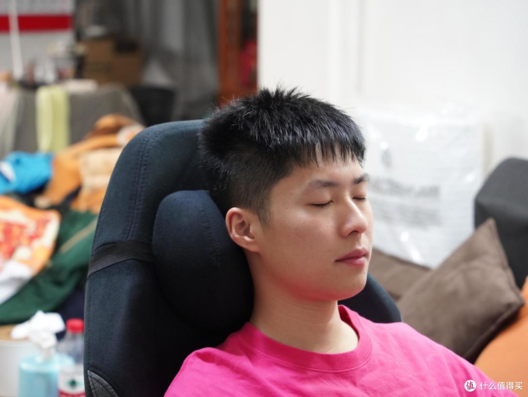 【618电竞椅推荐】家中电竞房得有它 blacklyte逐夜电竞椅使用分享