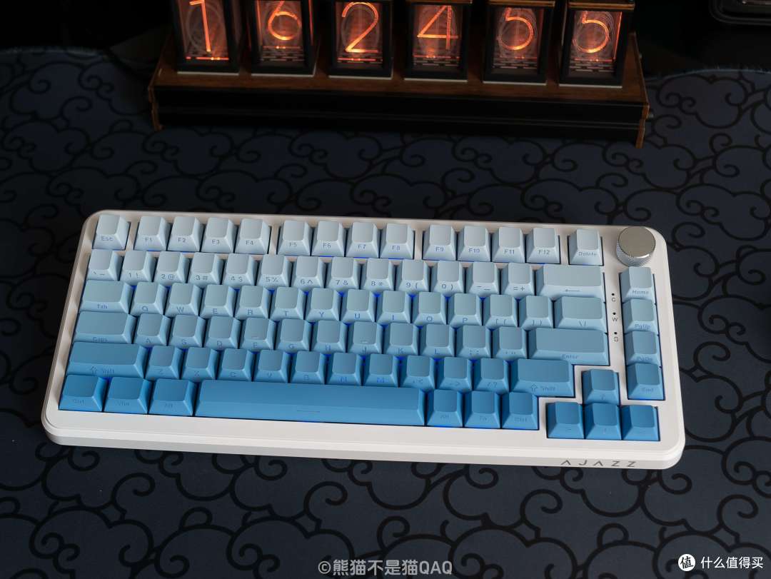 入门级机械键盘的性价比革命,键盘界的潮流选择:黑爵AK820 MAX