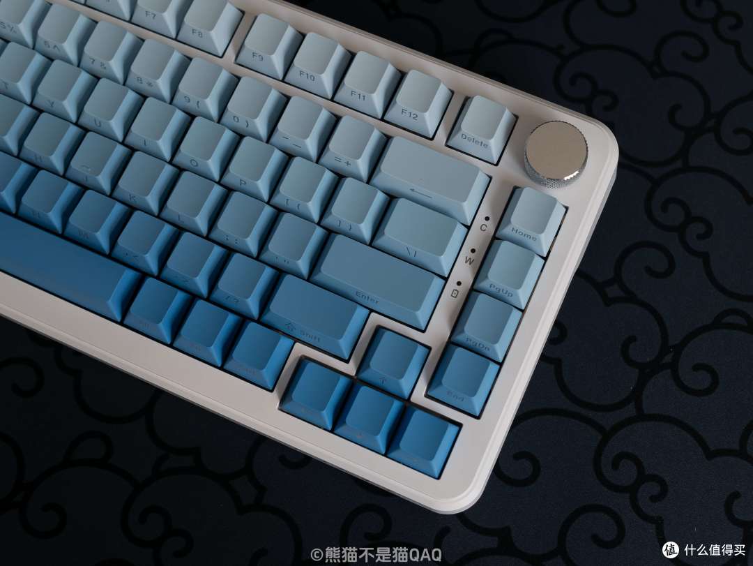 入门级机械键盘的性价比革命,键盘界的潮流选择:黑爵AK820 MAX