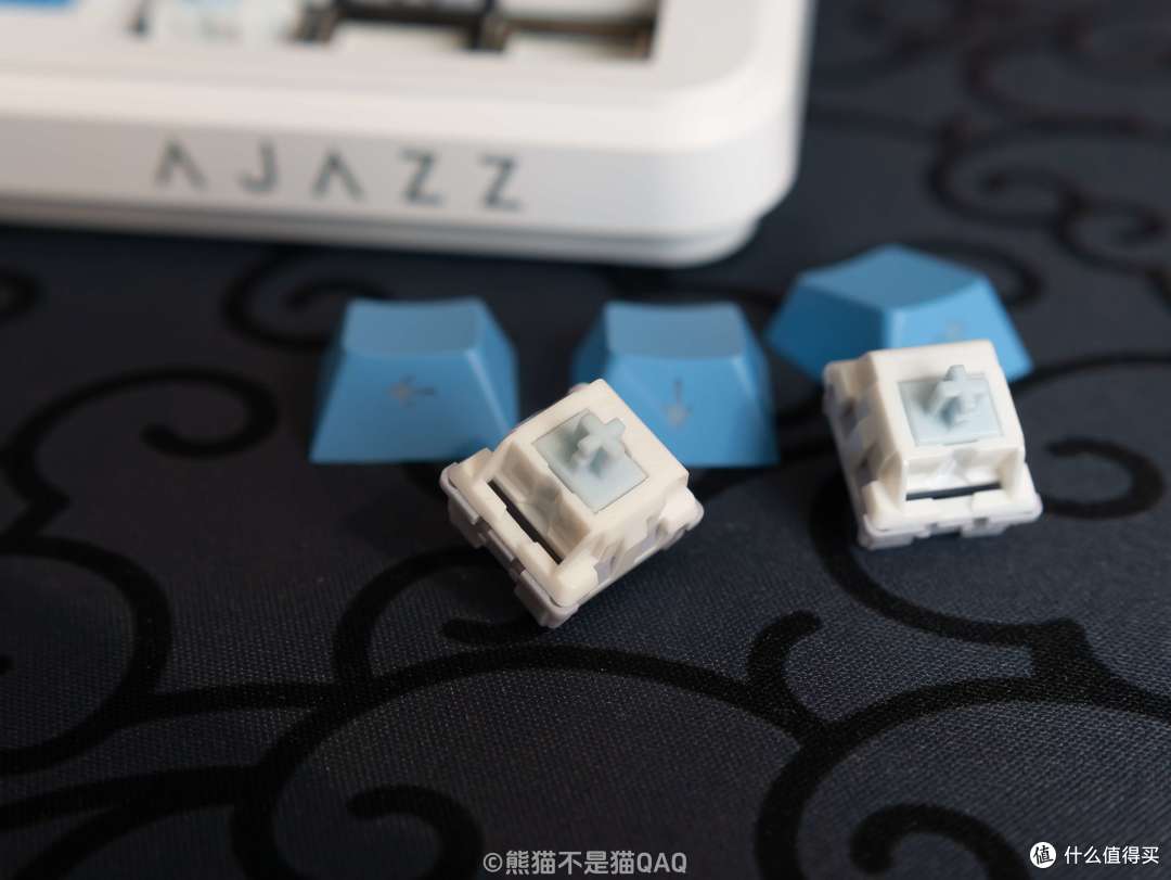 入门级机械键盘的性价比革命,键盘界的潮流选择:黑爵AK820 MAX