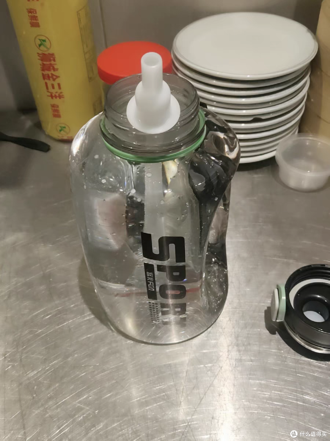出行不缺水,巨能装的运动水杯