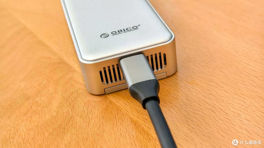 奥睿科USB4炫影硬盘盒,体验极速快传节约等待时间!