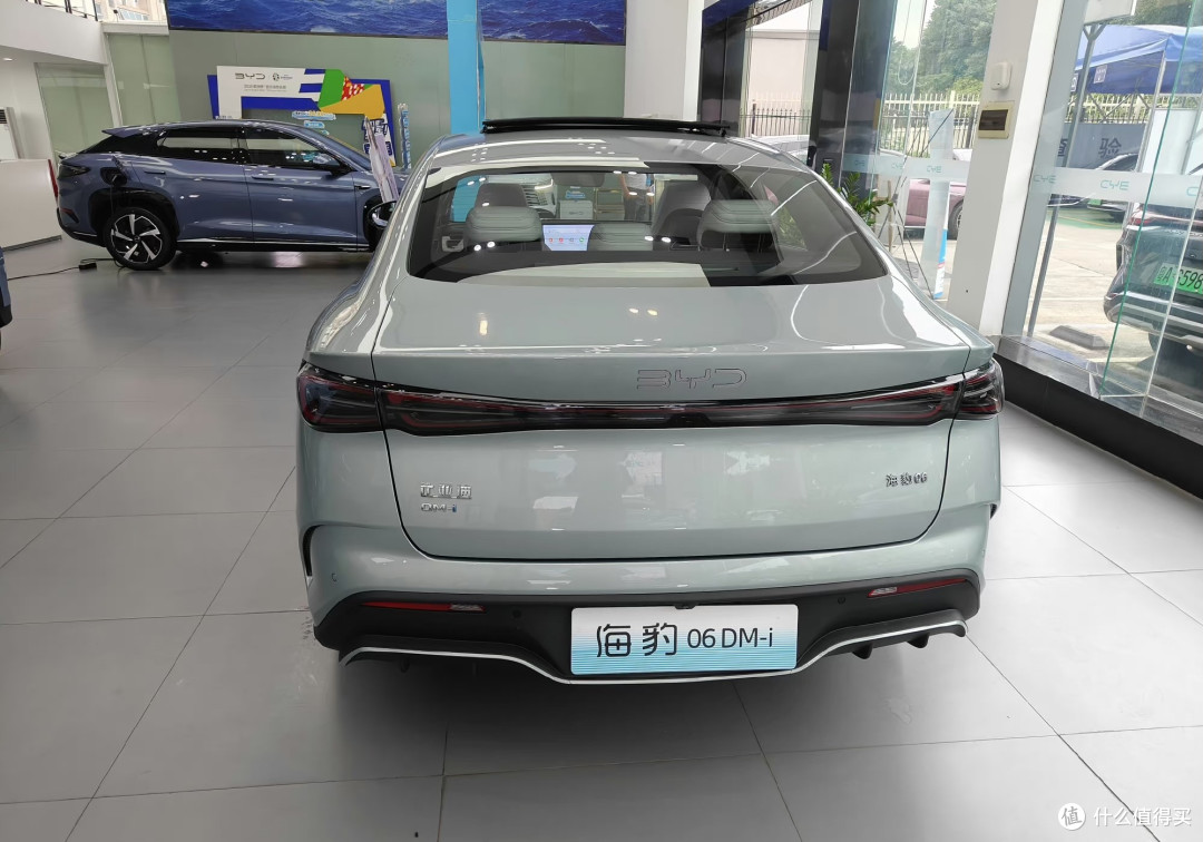 9.98万元起,比亚迪海豹06DM-i 正式上市。搭载第五代DM技术,一箱油=2100公里!