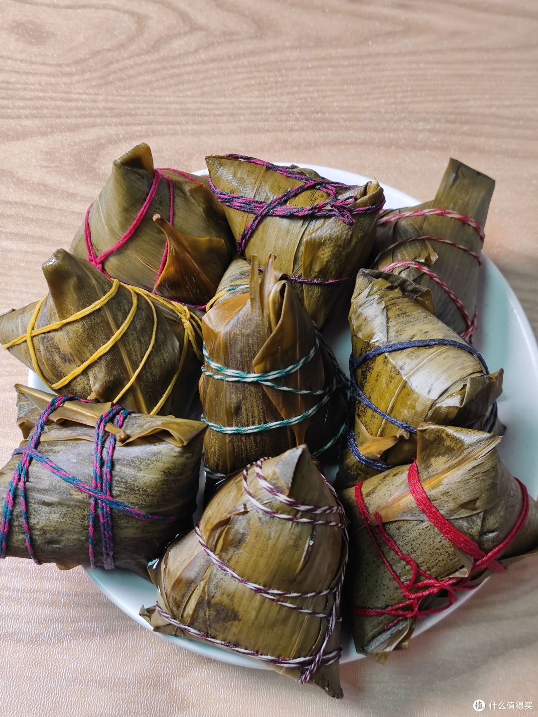 奇奇怪怪的粽子吃法大测评，黄油、芝士、麻辣香锅、蜂蜜、豆汁、榴莲、拿铁……到底哪种吃法更美味？