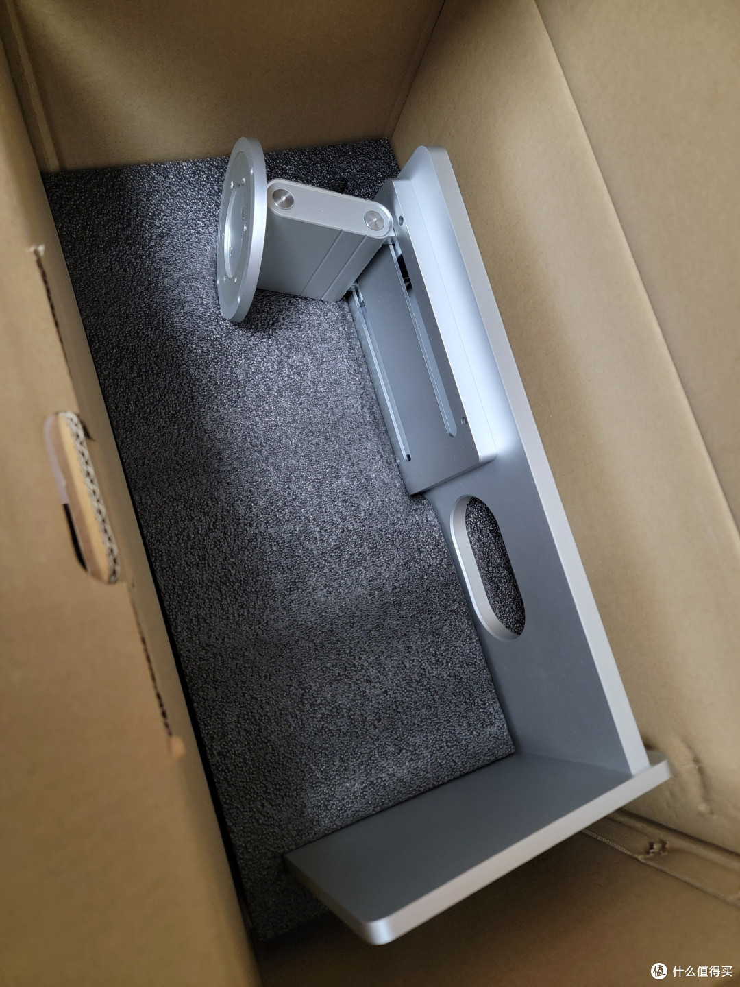 苹果显示器最强平替,2000元平替10000元,实测没有翻车,挖到宝了,这个品牌太低调了。