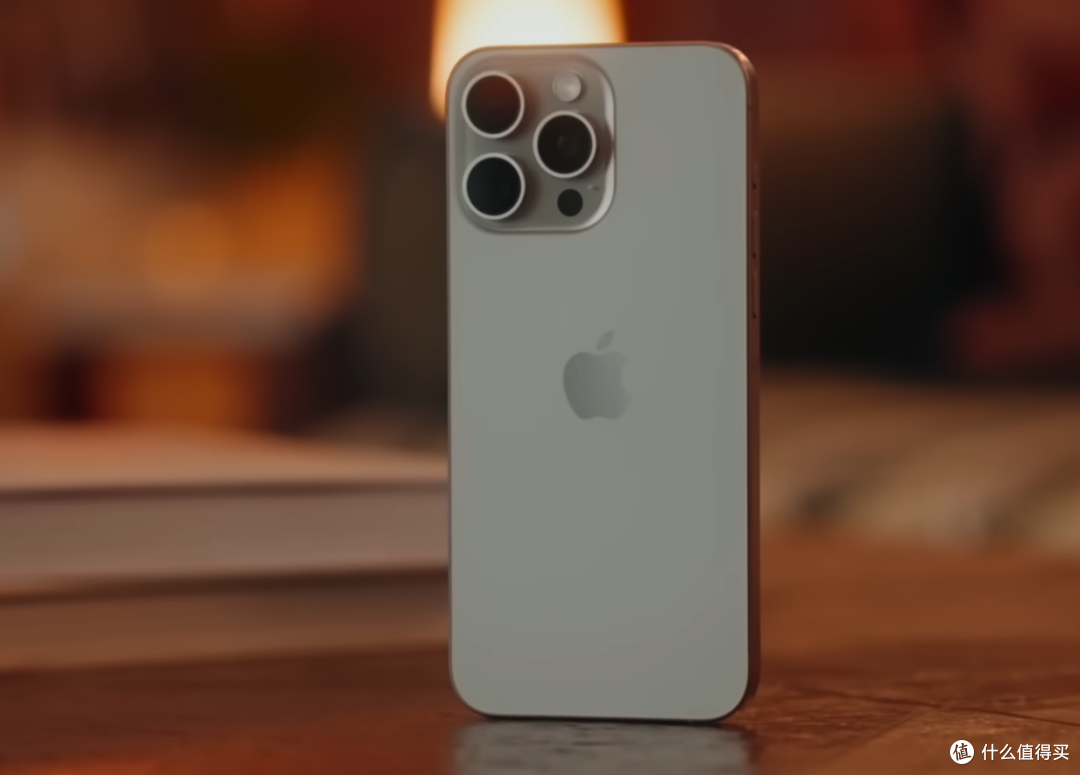 库克向国产机发起“挑战”,iPhone15Pro再度跌价,比小米还便宜