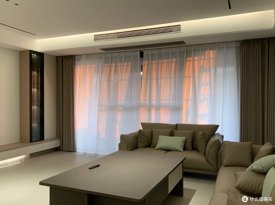 住进新家才发现,这4种家具不是“越大越好”,“小一点”更实用