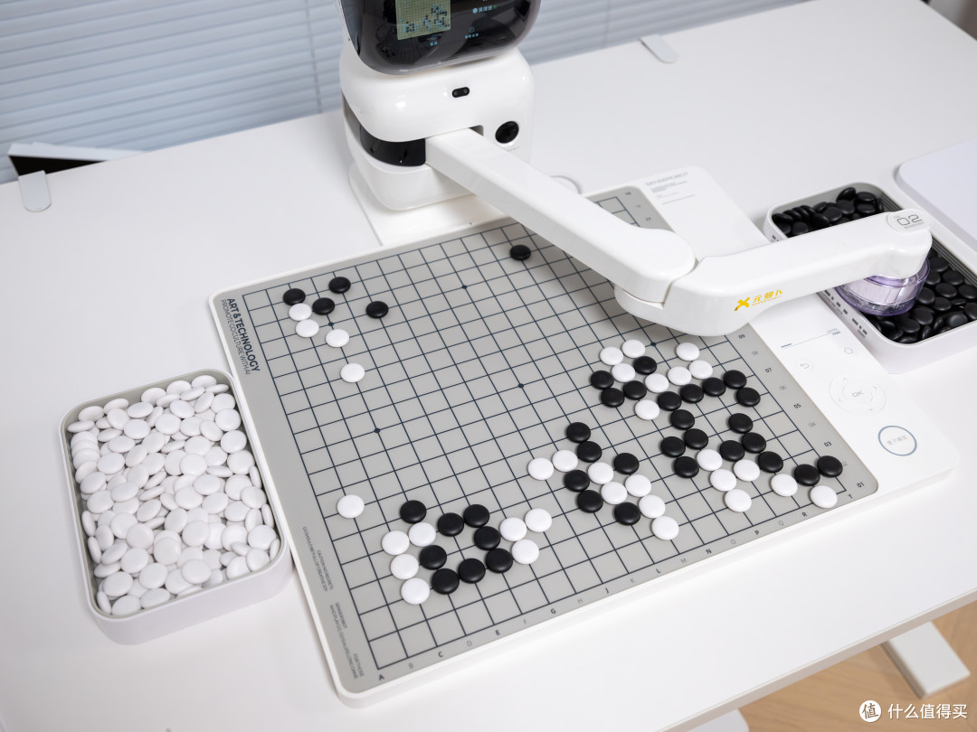 AI棋手申请出战!能教会练的元萝卜AI围棋机器人,孩子围棋路上的好伙伴