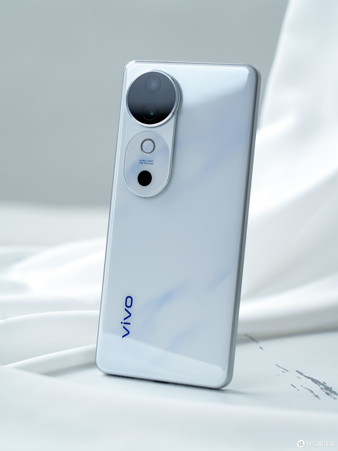分享一组刚拍的vivo S19图赏,烟雨青这个配色是不是有种让人仿佛置身于江南烟雨的朦胧美