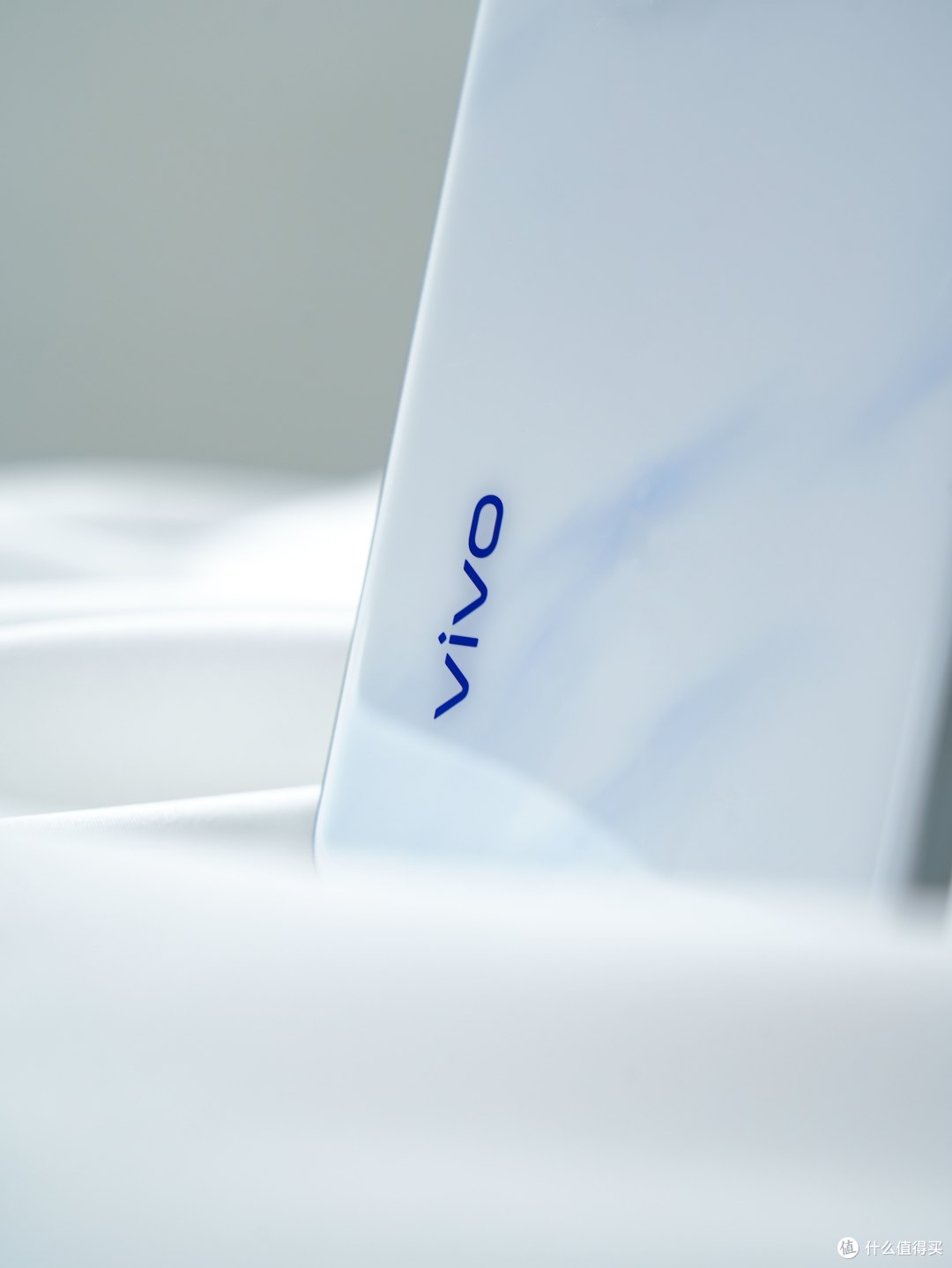 分享一组刚拍的vivo S19图赏,烟雨青这个配色是不是有种让人仿佛置身于江南烟雨的朦胧美