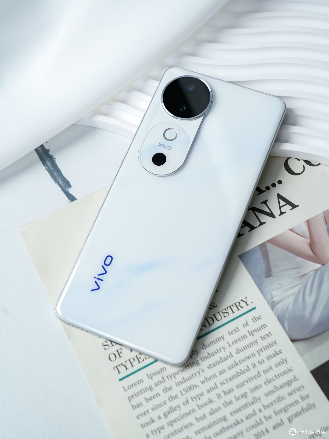 分享一组刚拍的vivo S19图赏,烟雨青这个配色是不是有种让人仿佛置身于江南烟雨的朦胧美