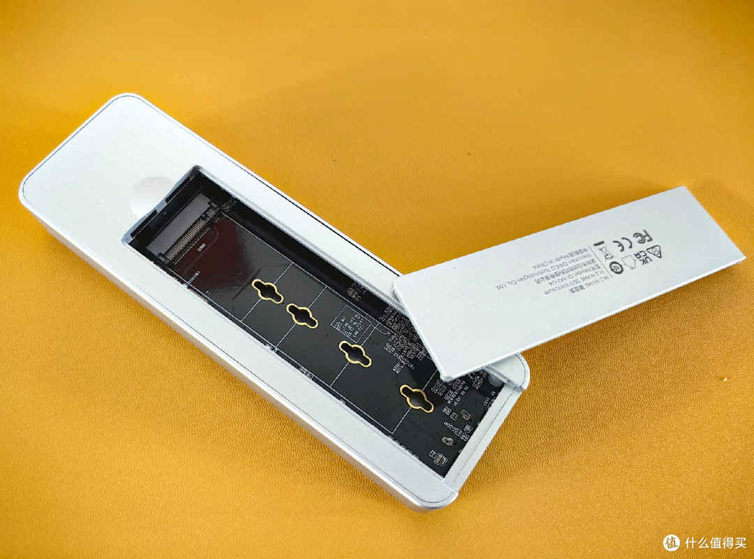 上可生产力，下可打游戏！奥睿科USB4炫影固态硬盘盒是真的稳
