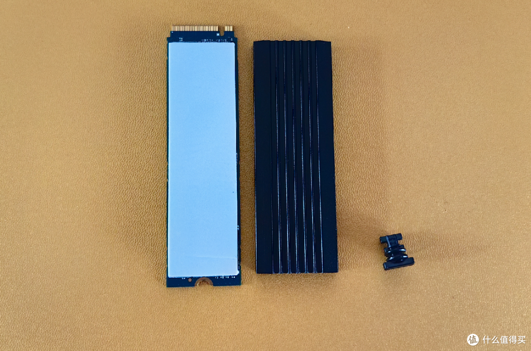 上可生产力，下可打游戏！奥睿科USB4炫影固态硬盘盒是真的稳