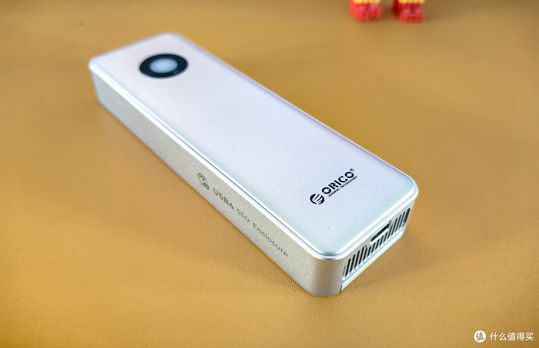上可生产力，下可打游戏！奥睿科USB4炫影固态硬盘盒是真的稳