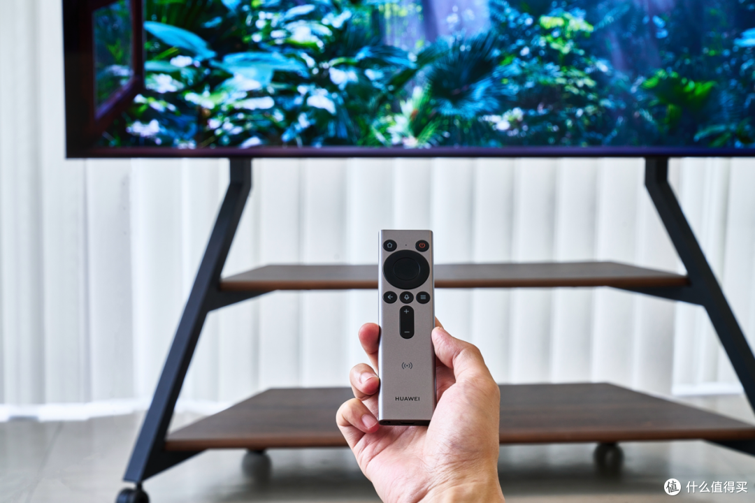 画质表现方面,华为智慧屏 v5 系列拥有superminiled鸿鹄画质,可通过其