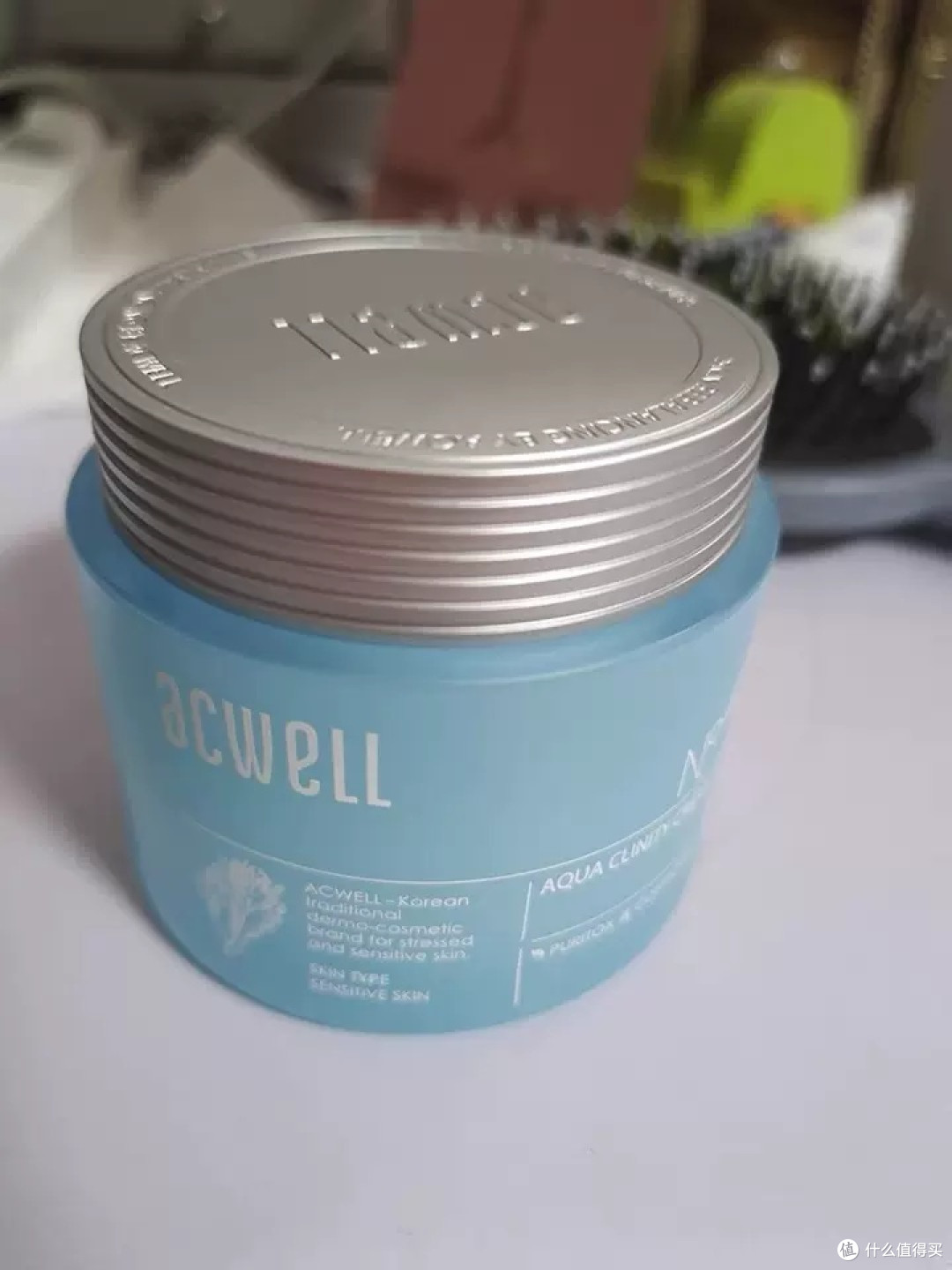 它不仅具有强大的修复作用,而且适用于各种肤质,是换季护肤的必备良品。