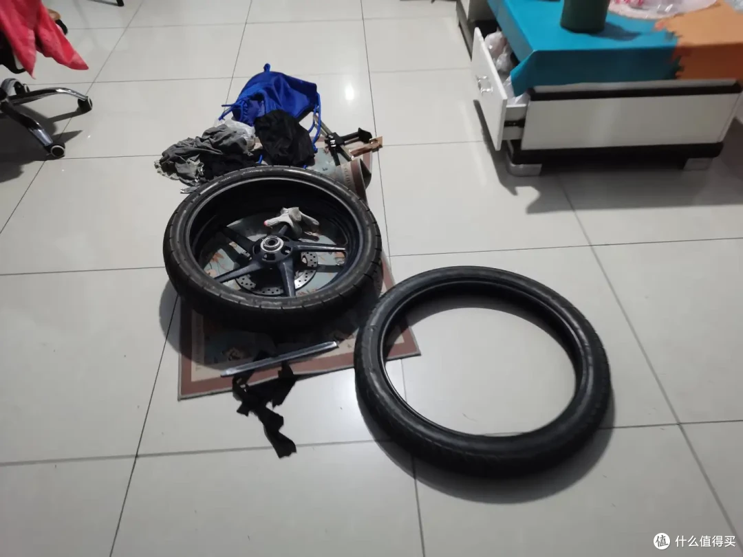 飞致150摩托车换前轮胎小记