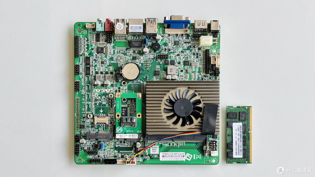 210块捡了一个J4105+8G碎屏一体机