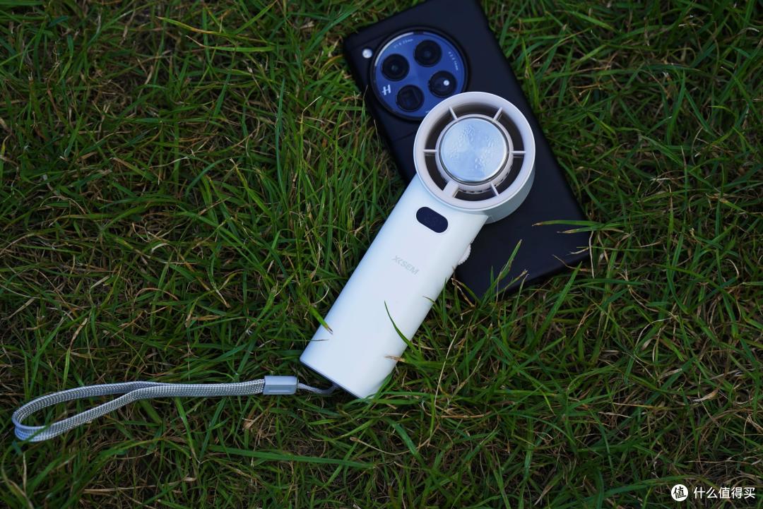 便携半导体强冷,您的夏天宝贝西圣手持小风扇!