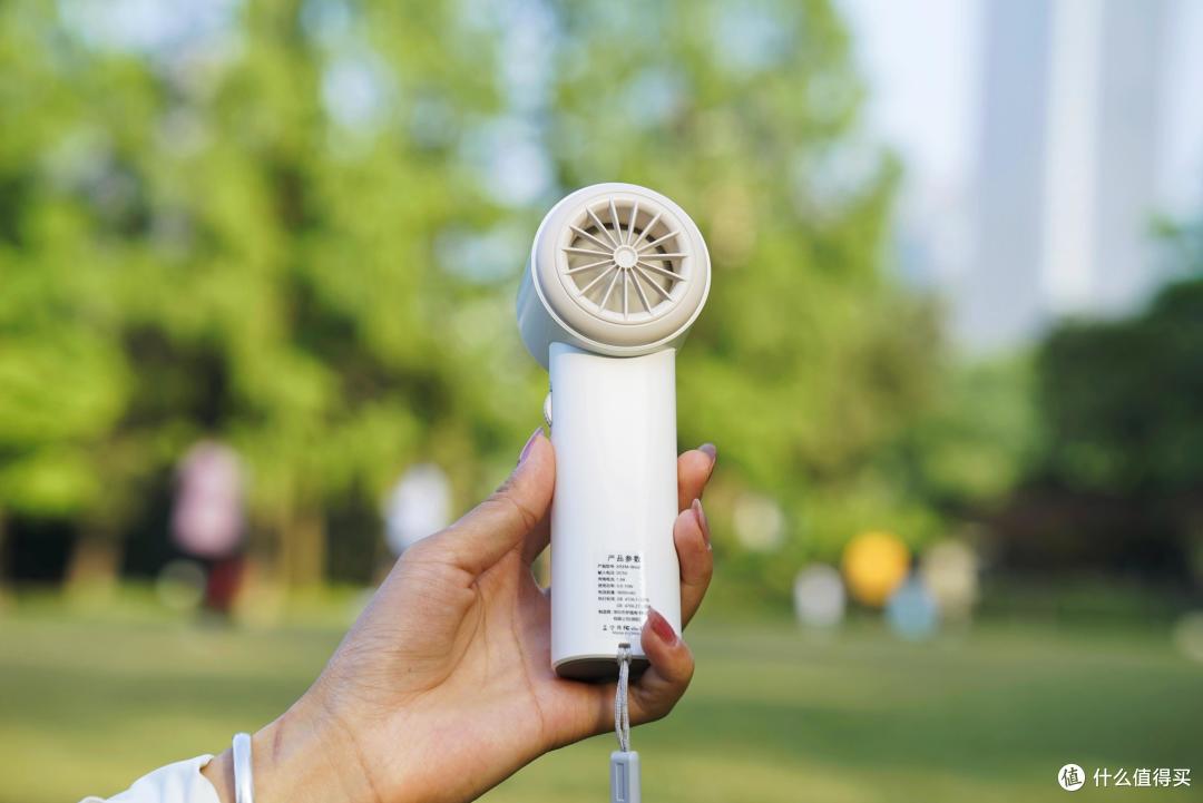 便携半导体强冷,您的夏天宝贝西圣手持小风扇!