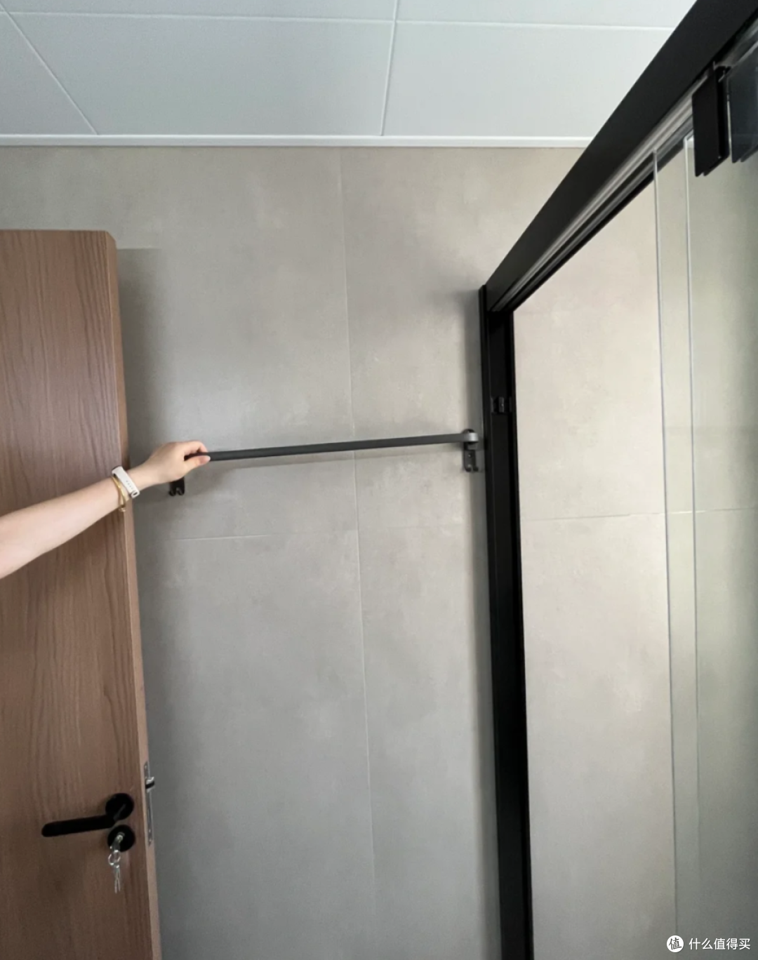 卫生间毛巾架，最妙的4个安装位置，好看又实用，值得借鉴！_卫浴用品_什么值得买