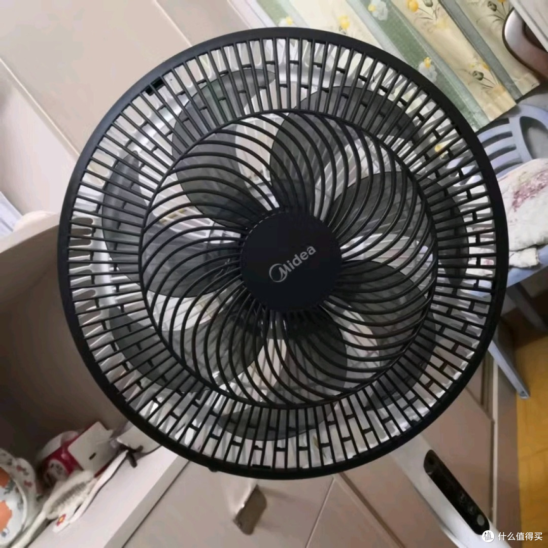 夏天来了,还是落地扇实用!