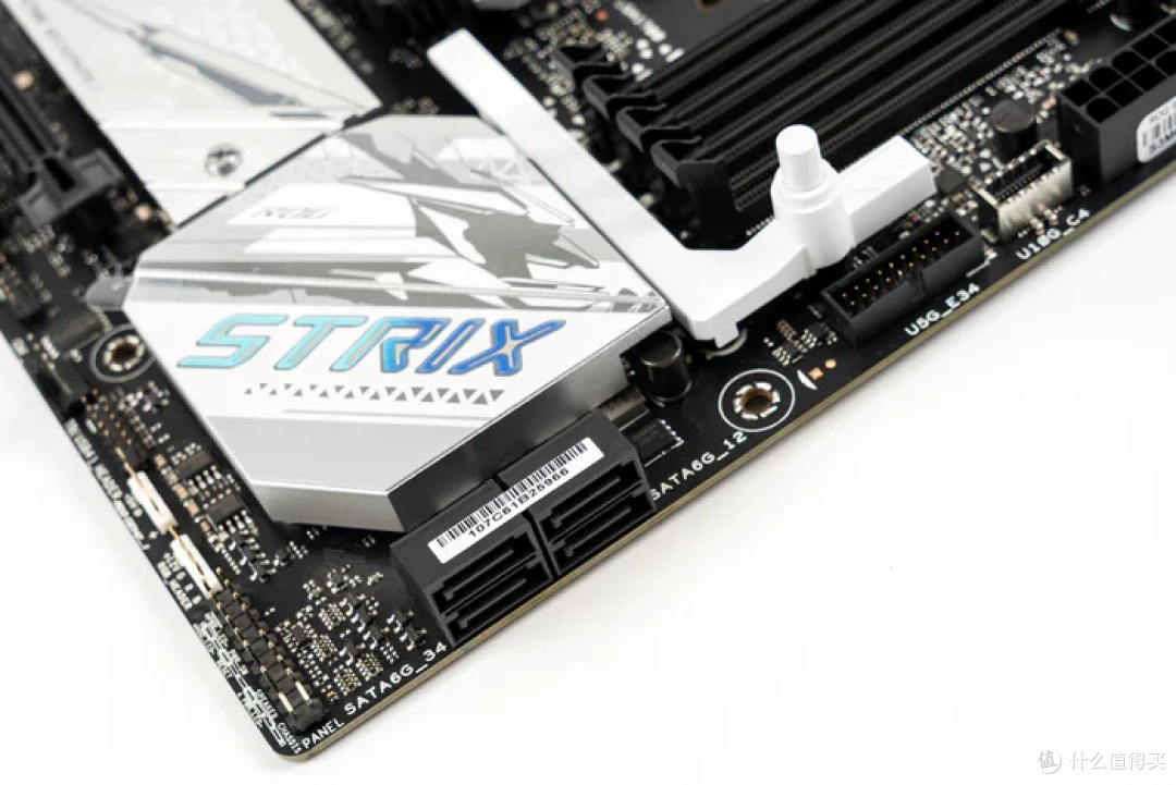 雪银战姬—B760G小吹雪S+4070S金属大师+机械大师C34PLUS装机分享