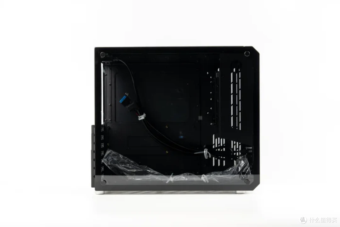 雪银战姬—B760G小吹雪S+4070S金属大师+机械大师C34PLUS装机分享