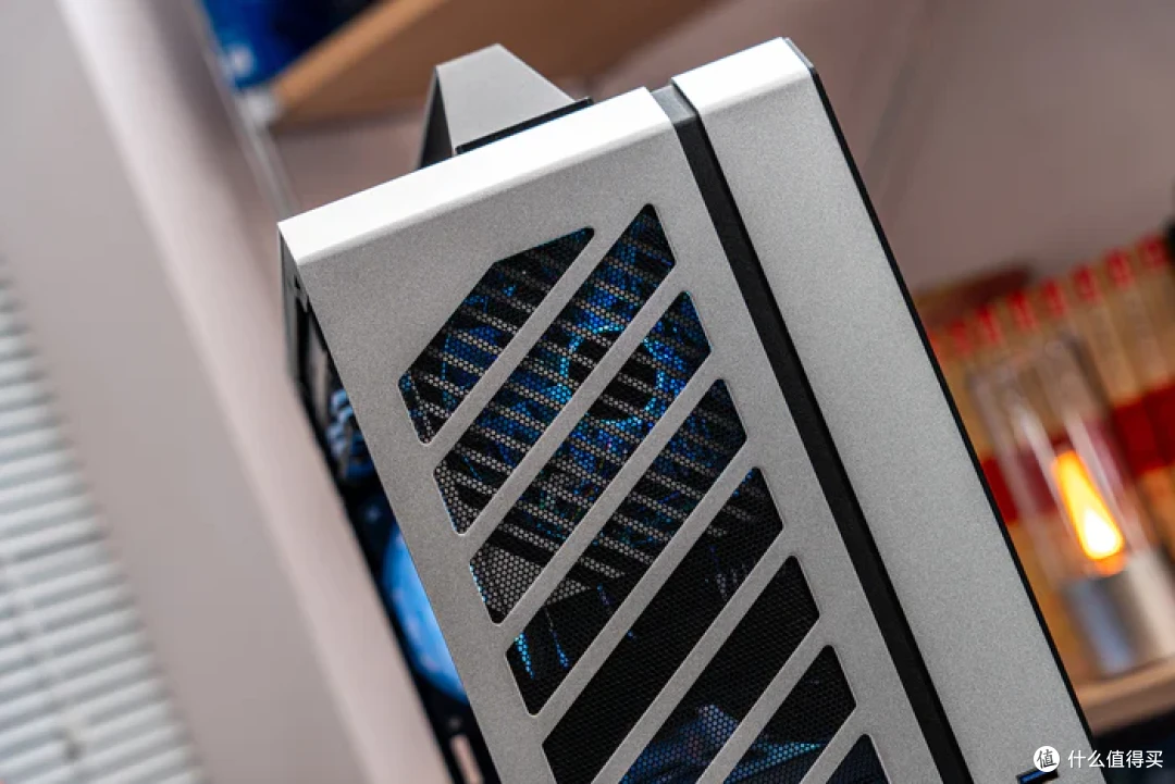 雪银战姬—B760G小吹雪S+4070S金属大师+机械大师C34PLUS装机分享