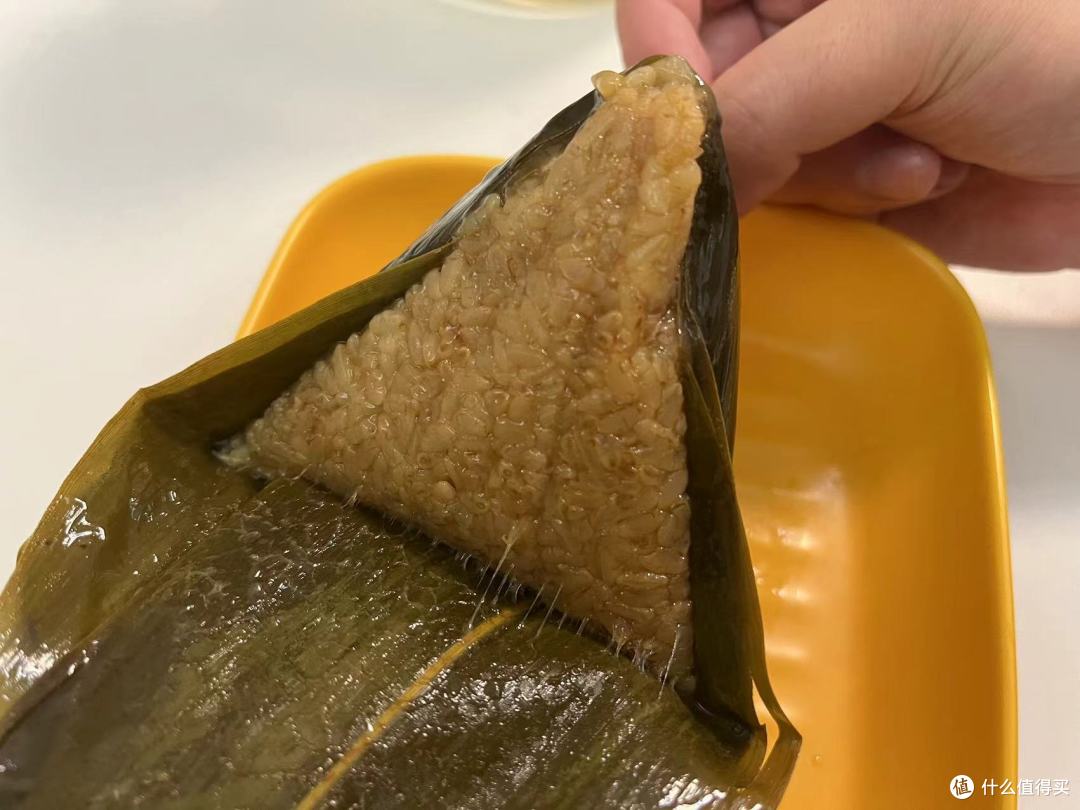 端午节的仪式感怎么能少了粽子!北方的甜粽南方的肉粽,你更爱哪一个呢?