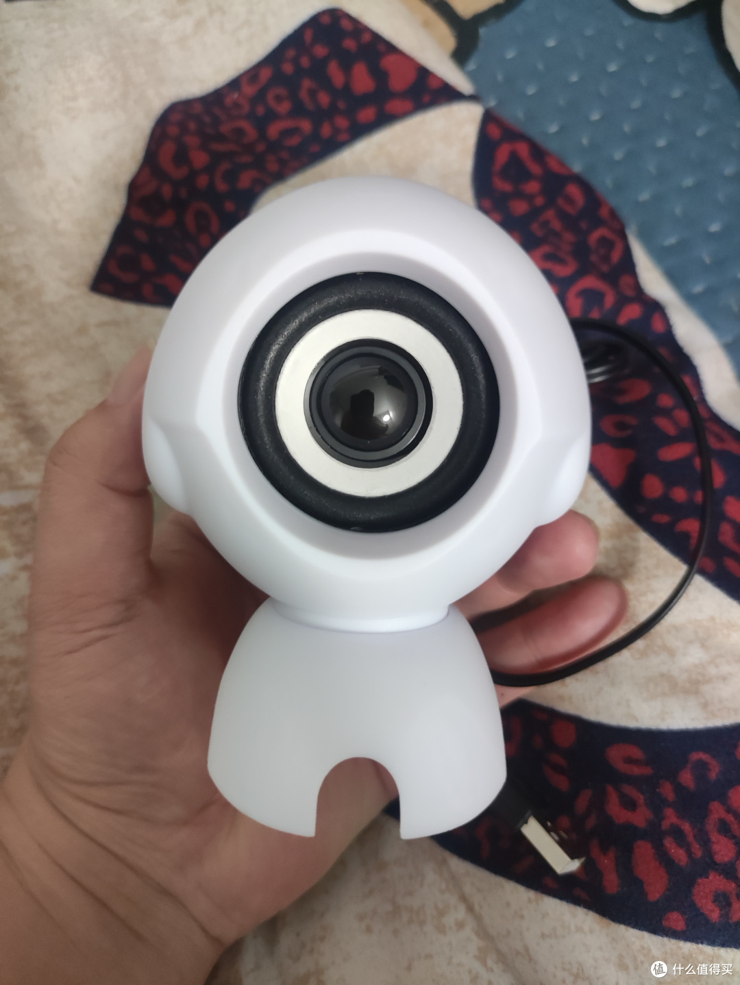 买了个几块钱尚能入耳的小音箱