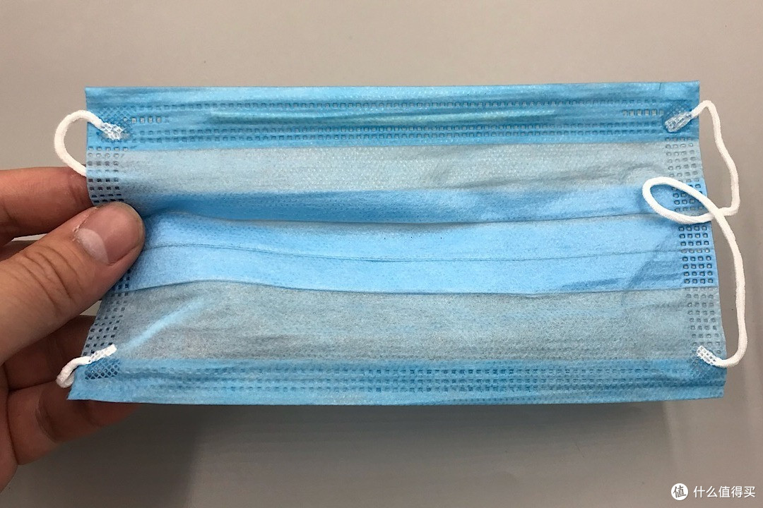 把家里的一次性口罩拿出来,蚊子来多少消灭多少,现在知道还不晚