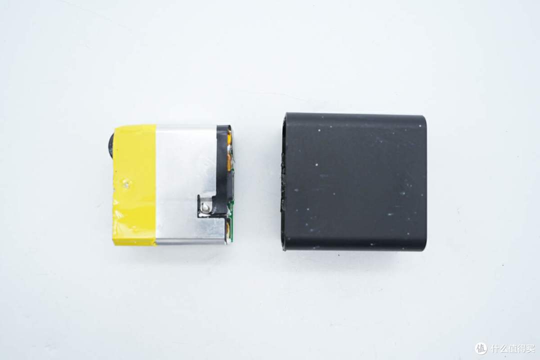 拆解报告:LG 65W USB-C氮化镓快充充电器LP65WFC20P-NJ