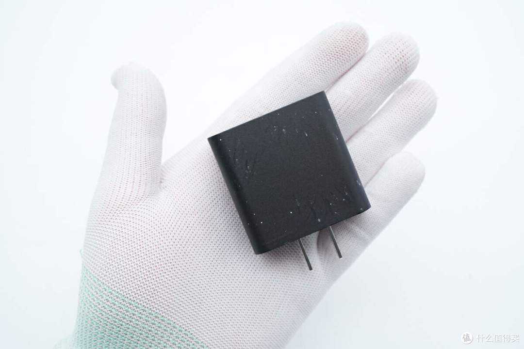拆解报告:LG 65W USB-C氮化镓快充充电器LP65WFC20P-NJ