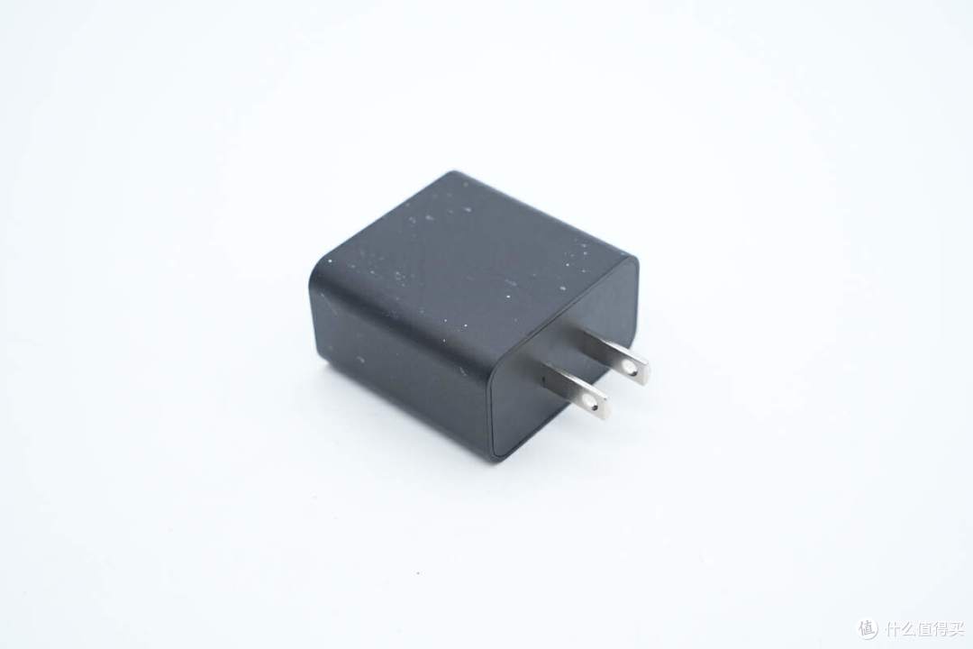 拆解报告:LG 65W USB-C氮化镓快充充电器LP65WFC20P-NJ